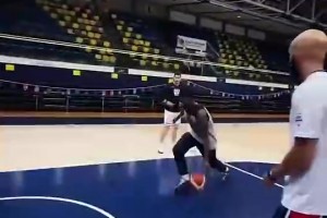 扎心小朋友：你是NBA球员吗？威少：年轻的时候是……