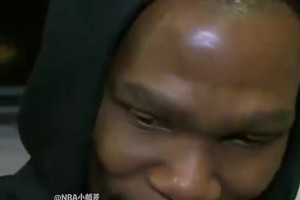 幽默小帅~KD曾笑谈年龄：现在摔倒的感觉，比27岁时更明显！